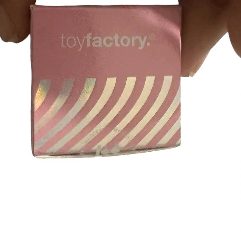 New Toya Factory Mineral Niacinamide Setting Powder Mini in Tan